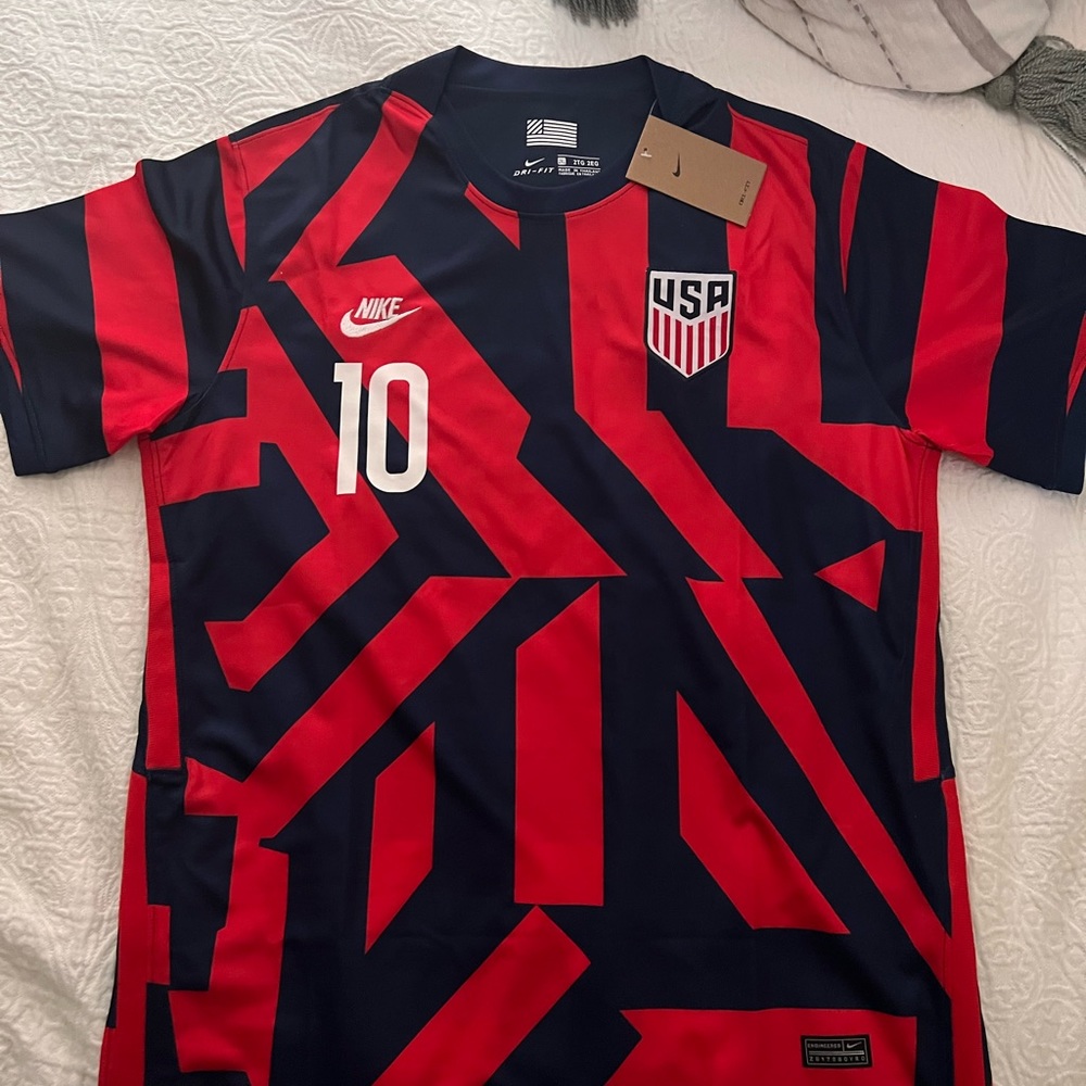 Pulisic USA Soccer Jersey XXL (fits like a Large)